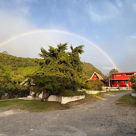 Cabanas Mountain View Volcán 外观 照片