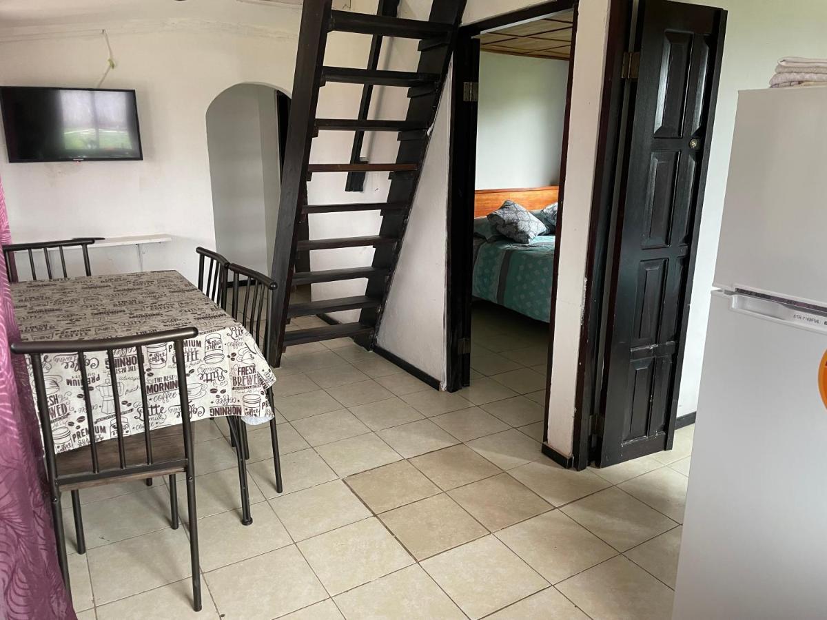 Cabanas Mountain View Volcán 外观 照片