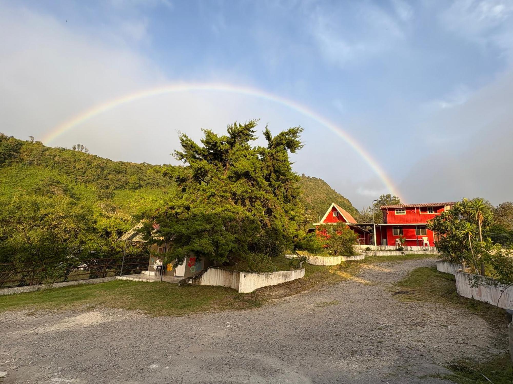 Cabanas Mountain View Volcán 外观 照片